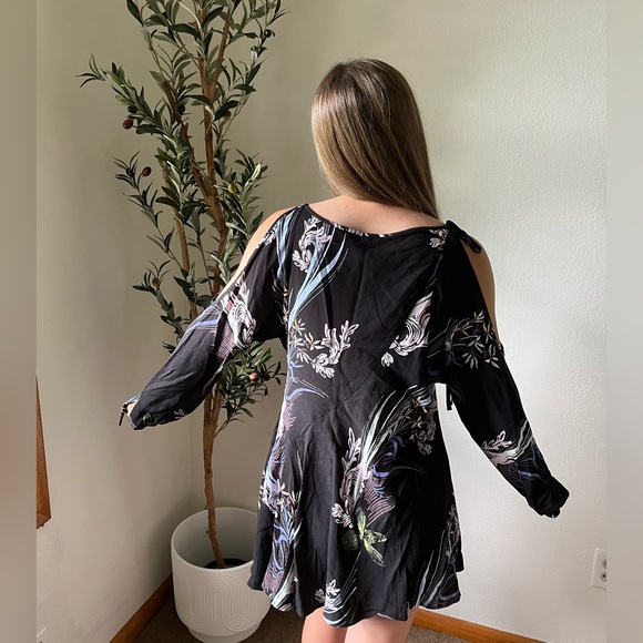 Free People Clear Skies Black Floral Cold Shoulder Mini Dress Size XS - Picture 7 of 12